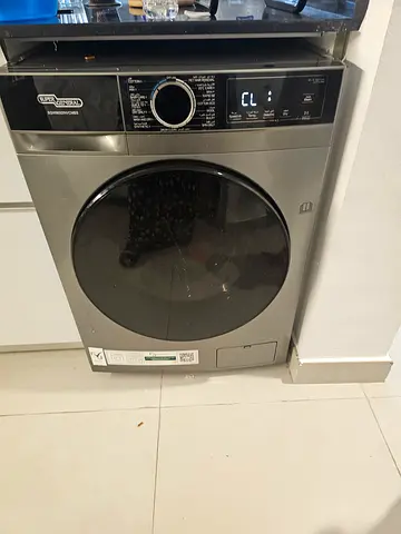 High-Efficiency Front-Load Washing Machine - Excellent Condition