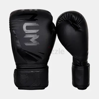 Venum challenger 3.0 16oz used once