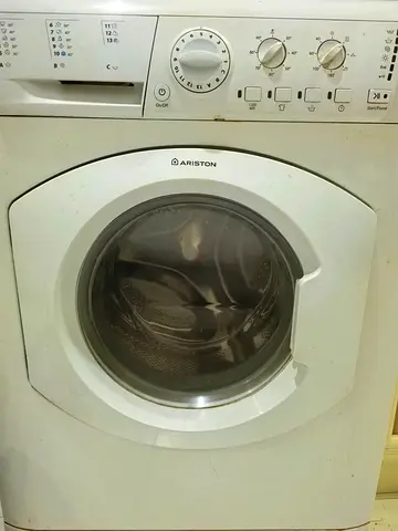 Ariston Washing Machine with dryer in Great Condition