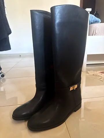 Elegant Black HM Knee-High Leather Boots