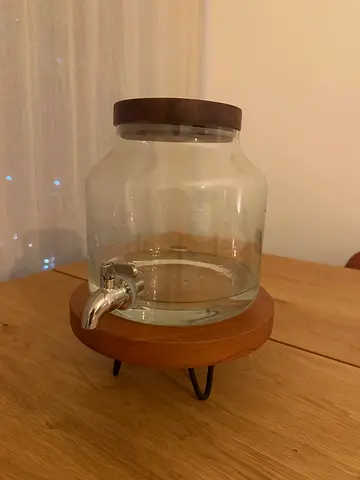 Glass dispenser with tap and stand from HM Home