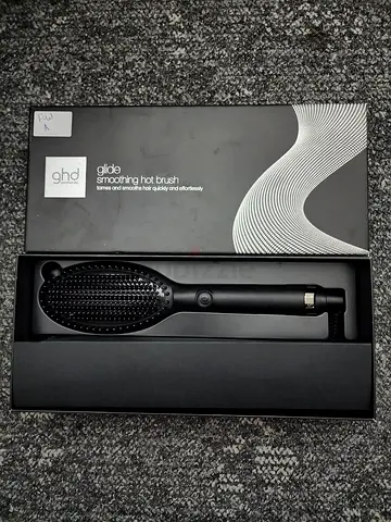 GHD Glide Smoothing Hot Brush for Effortless Styling