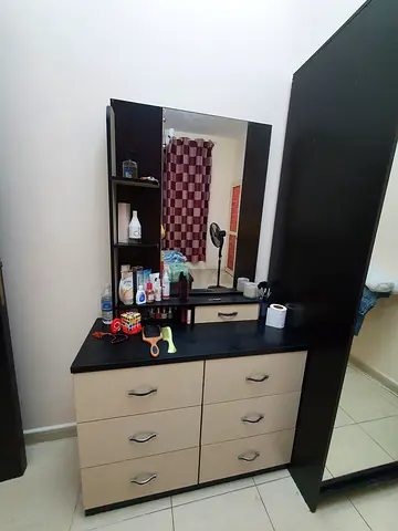 Dressing table with big drawers