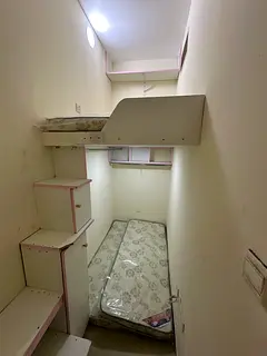 Fully closed partition available in tecom Near DIC metro