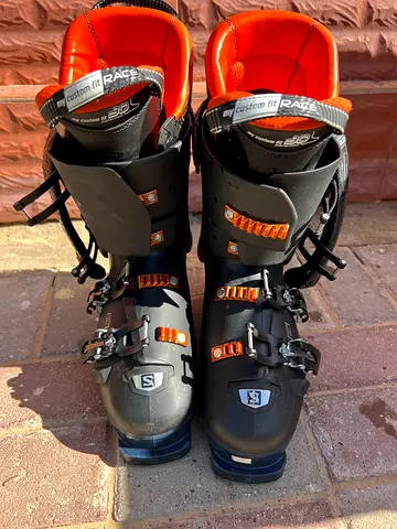 Selling Salomon Ski Boots - Excellent Condition!