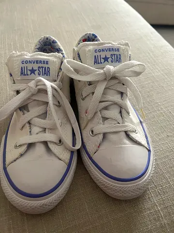 Classic White Converse All-Star Sneakers EU 32 / US 1