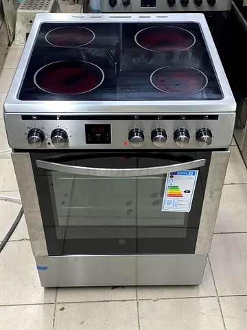 Hoover Electric Stove 4 Burners 60×60cm Mint Condition
