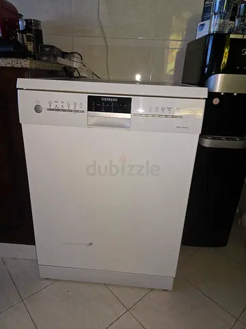 Efficient Siemens Dishwasher in Good Condition