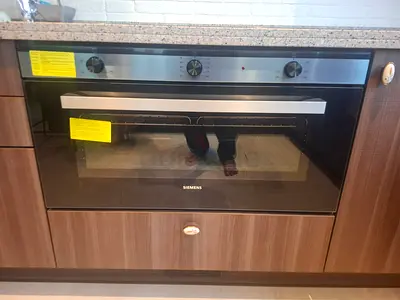 Siemens latest model electric oven built-in 90cm brand new stock