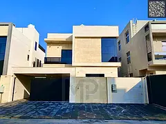 Villa in Al Yasmin area, main street, 5 rooms with a very large roof