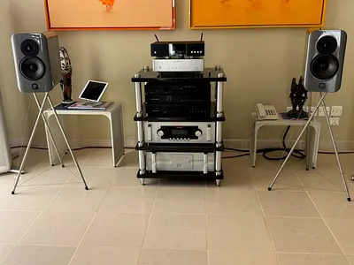 Q Acoustics Concept 300 Bookshelf Speakers - like new