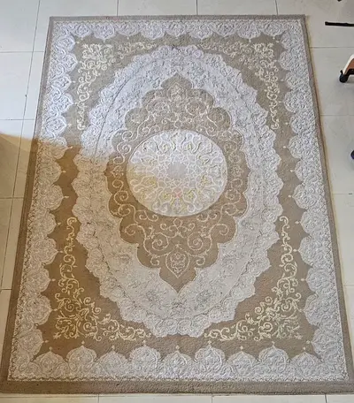 Elegant Cream and Gold Area Rug for Sale