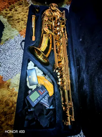 Saxophone for sale urgent (Its brand new never used)