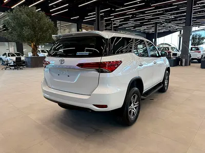 2026 Toyota FORTUNER 缩略图 5