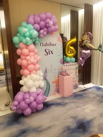 Balloons decorations services Available