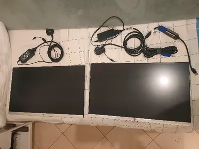 (2pcs) HP 23.8 inch monitor display with wall bracket