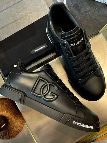 Stylish Dolce  Gabbana Sneakers in Black