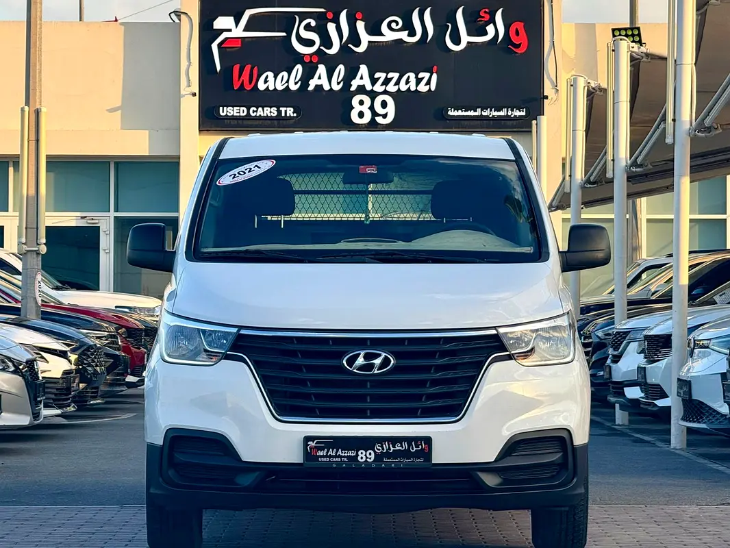 Hyundai H1 2021 — photo 1 of 15