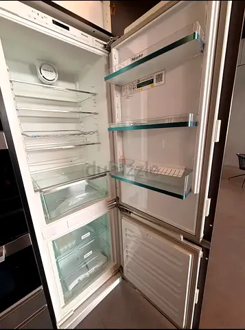 Miele built-in bottom freezer style fridge