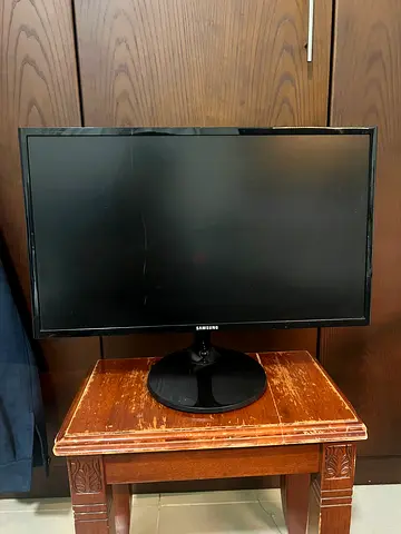 Samsung Monitor Full HD 24 inch