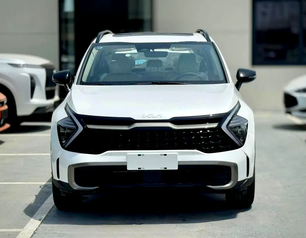 Kia Sportage 2025 — photo 1 of 15