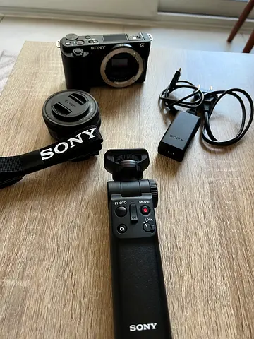 Sony ZV-E10 Vlogging Kit | Camera + 16-50 Lens + Sony Bluetooth Grip