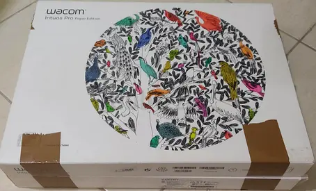 Wacom Intuos Pro Paper Edition - Creative Drawing Tablet (PTH-660)