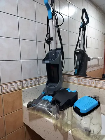 Carpet cleaner machine