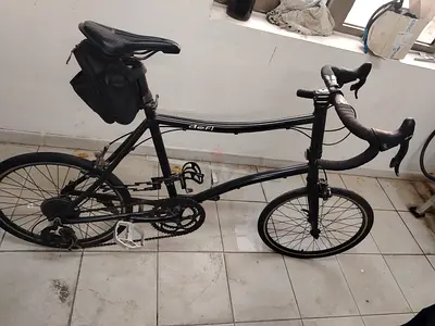 Adventure Awaits with This Sturdy Road Bike!