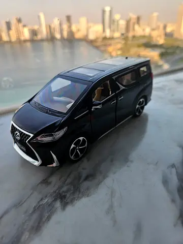 Che zhi lexus lm 300h car black
