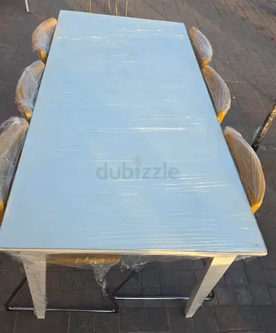 Modern Dining Table with Stylish Chairs