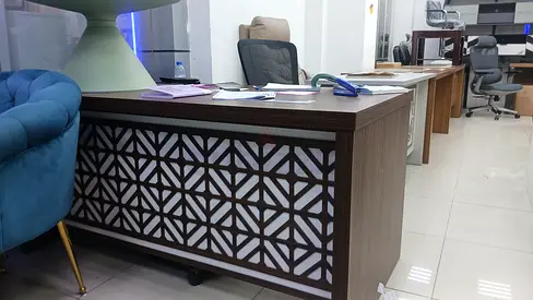 Stylish Office Desk with Modern Design 160cm