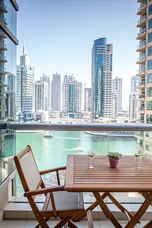 Pastel-Colored Apt With Jaw-Dropping Marina Views| Free full cleaning service