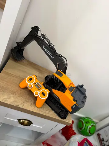 Remote Control Volvo Excavator