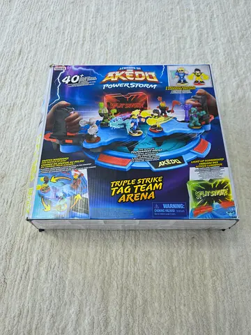 AKEDO ULTRA TRIPLE TAG ARENA