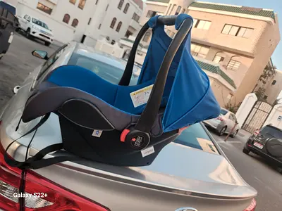 Infant Car Seat for Sale - Excellent Condition