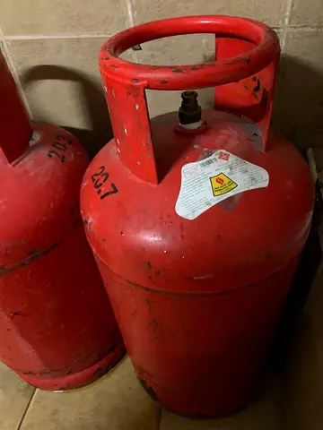 Log gas cylinder