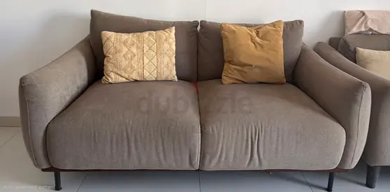 3seater sofa  / Comfortable Brown 2-Seater Sofa