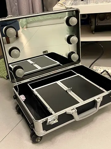 Makeup Cosmetic Train Case “Luggage” with mirror and lights