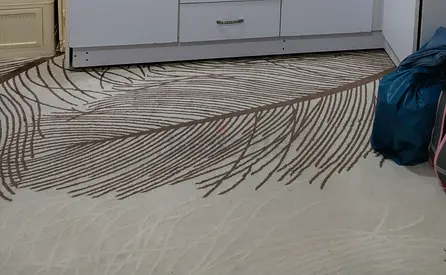 Elegant Abstract Leaf Design Rug