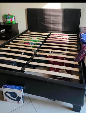 Queen size bed with 1 side table