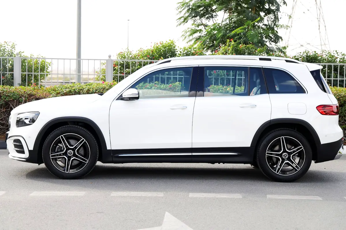 Mercedes-Benz GLB-Class 2025