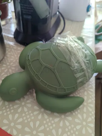 Ikea BLÅVINGAD LED wall lamp, turtle/green