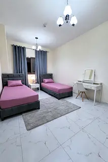 Shared room . Ladies only!