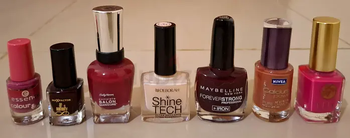 7 Nail Polish Colors ٧ ألوان مناكير أظافر