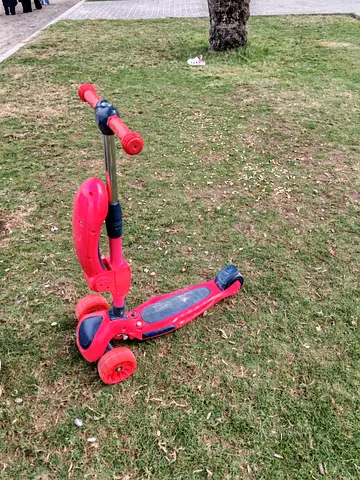 Childrens Red Scooter - Great Condition!
