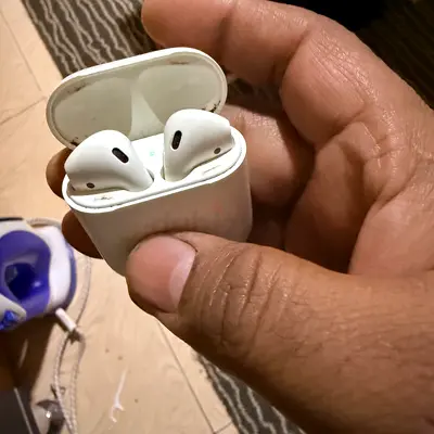 Apple AirPods 2