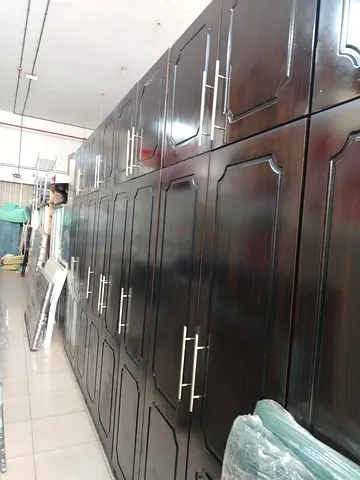 8 door cupboard good condition