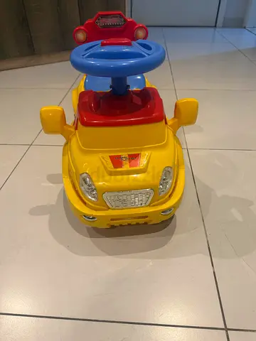 Selling kids toddler car