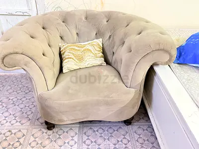 Elegant Cream Tufted Accent Chair